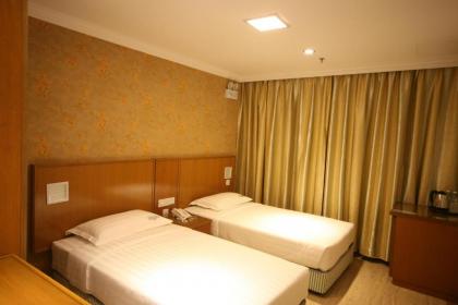 Cardogan Hotel - image 20