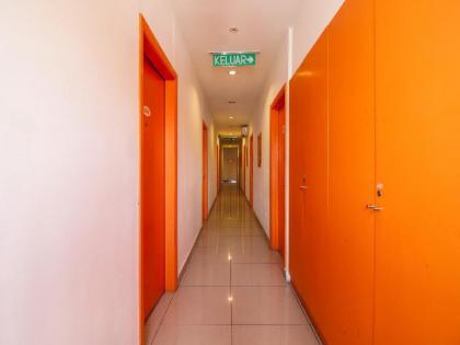 1 Hotel Taman Connaught - image 19