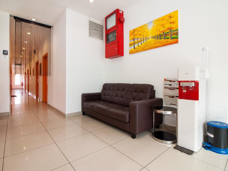 1 Hotel Taman Connaught - image 2