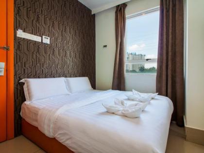 1 Hotel Taman Connaught - image 5
