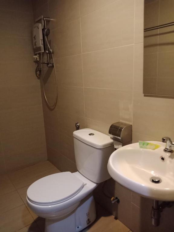 *Refurbished Home Inn 2 Taman Bukit Segar - image 4