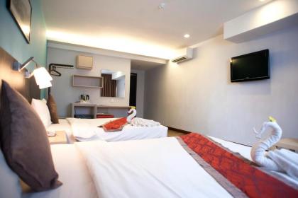 K Hotel - image 3