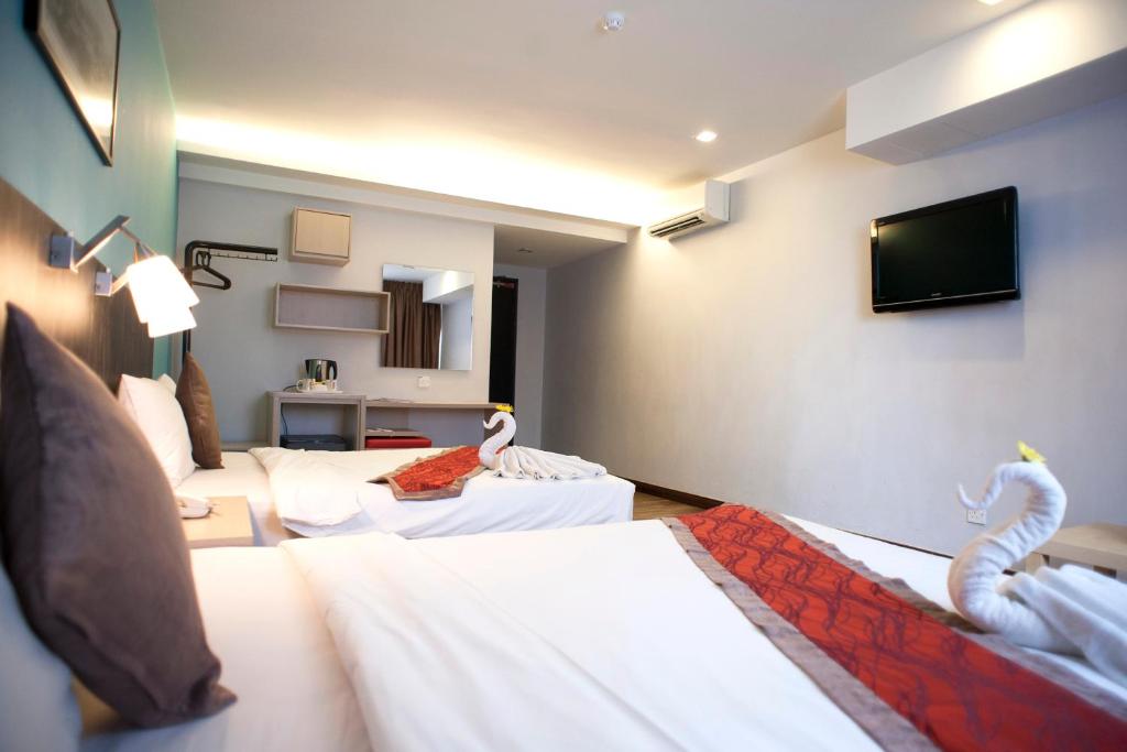 K Hotel - image 3