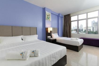 Amigo Hotel - image 1
