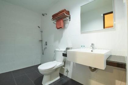 Canary Hotel - image 10