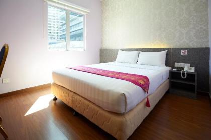 Canary Hotel - image 8