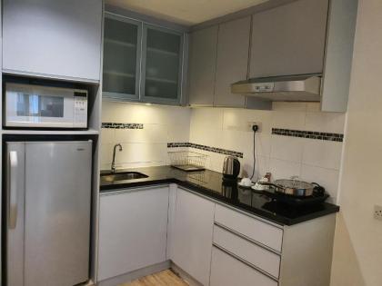 Crown Regency Serviced Suites - image 11