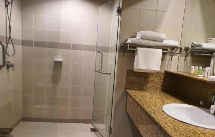 Crown Regency Serviced Suites - image 14