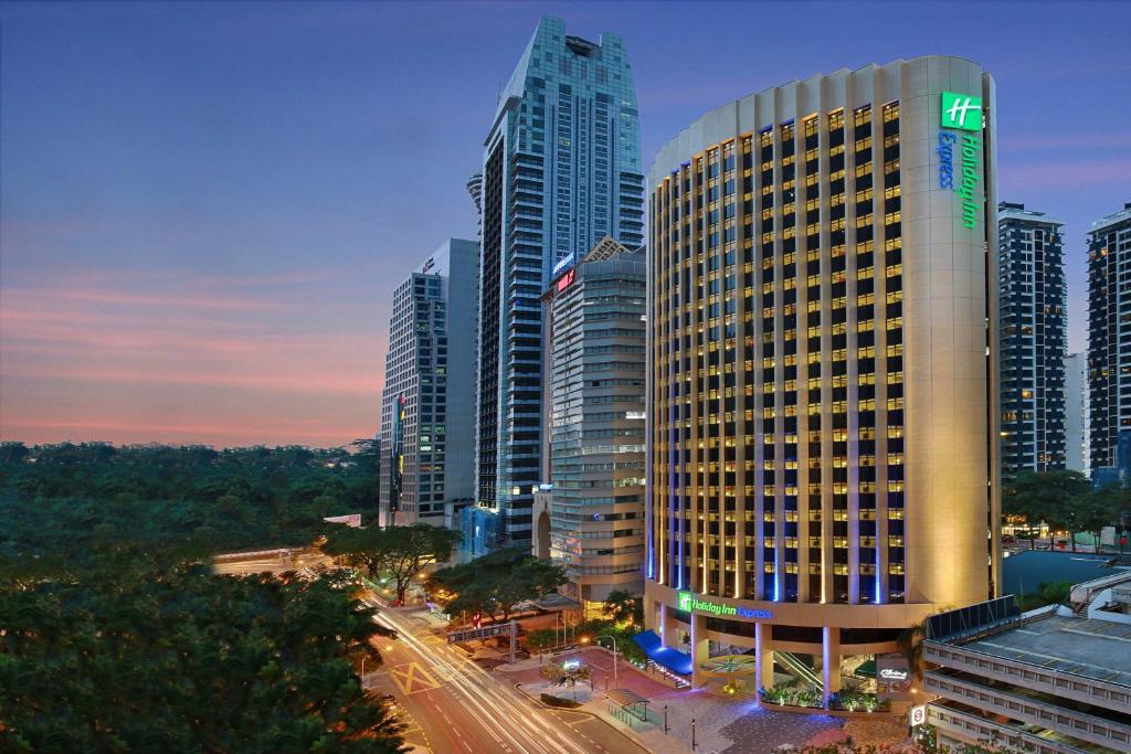 Holiday Inn Express Kuala Lumpur City Centre - main image