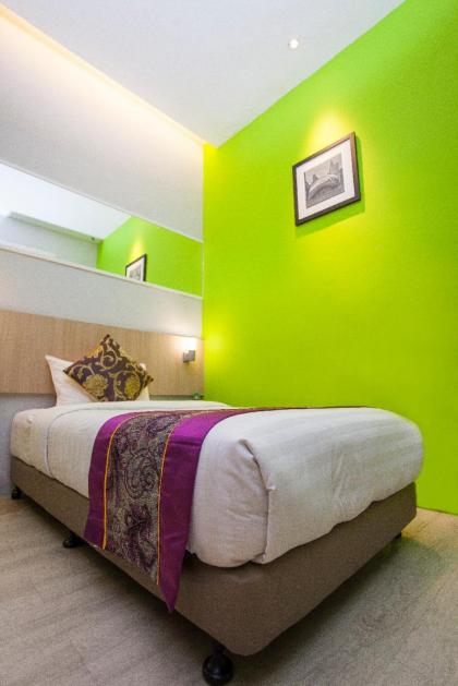 Orange Premier Hotel Taman Segar - image 12