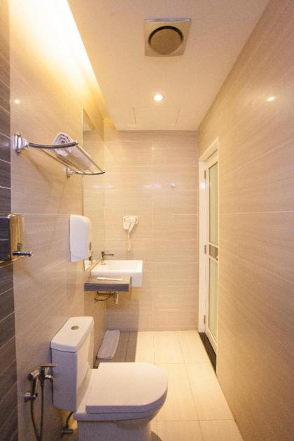 Orange Premier Hotel Taman Segar - image 14