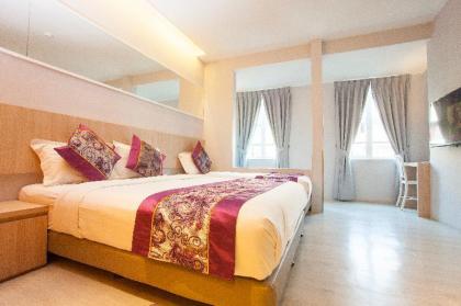 Orange Premier Hotel Taman Segar - image 4