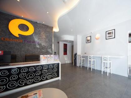 Orange Premier Hotel Taman Segar - image 9