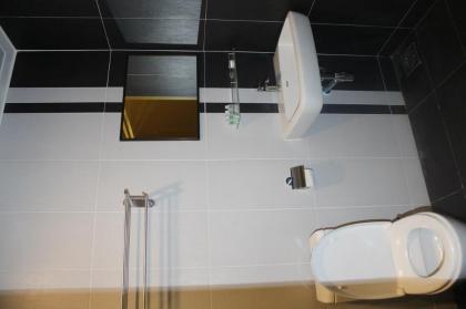 T Hotel Jalan Tar - image 18