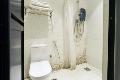 Don's Den Hotel - image 11