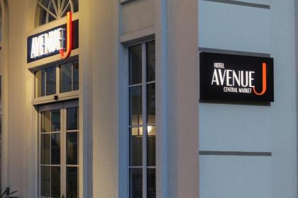 Avenue J Hotel Central Market - image 12