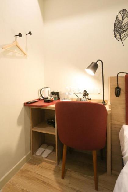 Avenue J Hotel Central Market - image 20