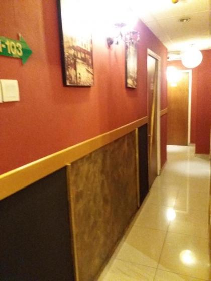 City Inn Hotel - image 9