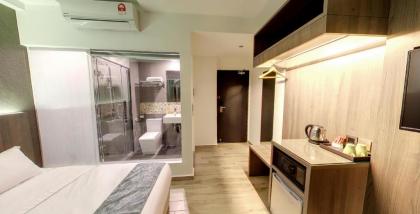 Flora by Crossroads Hotel - image 8