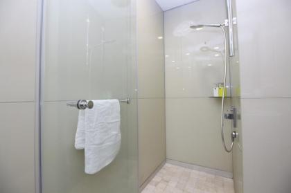 Soho Suites KLCC by Plush - image 10