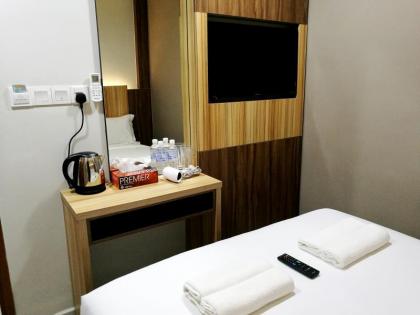 Cozy Hotel - image 13