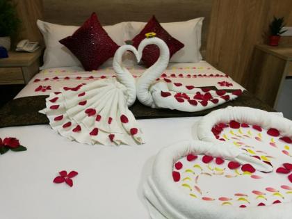 Cozy Hotel - image 16