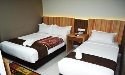 Cozy Hotel - image 2