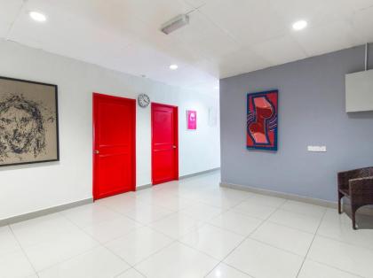 OYO 304 Zero Hour Hotel - image 14