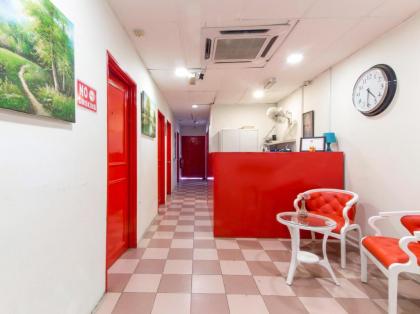 OYO 304 Zero Hour Hotel - image 17