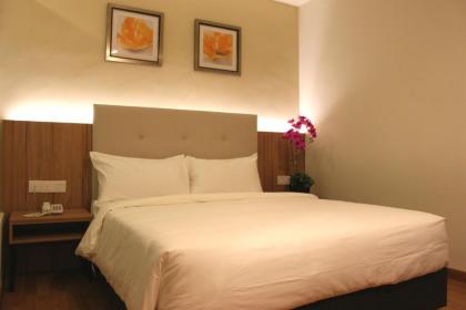 Big M Hotel - image 15