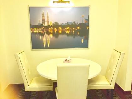 Baral Service Suites Times Square - image 15
