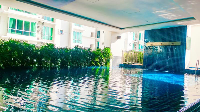 Richmond & Aston Kiara Suites KL - image 2
