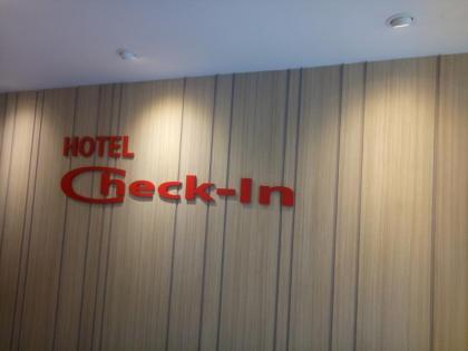 Hotel Check-In - image 3