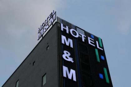 M&M Hotel - image 1