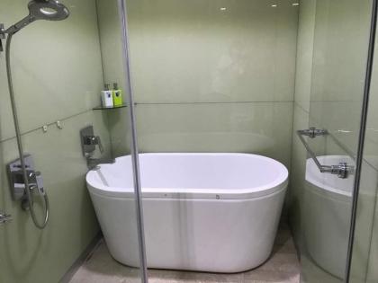 Soho Suites Klcc By Pnut - image 18
