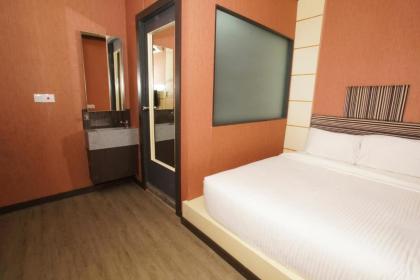 Vivids Hotel - image 18