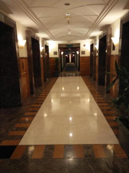 Grand Service Apartment @ Times Square - image 3