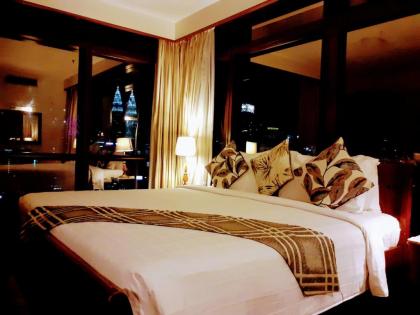peaceful service suite at times square - image 1