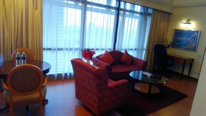 peaceful service suite at times square - image 19