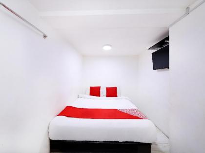 OYO 334 Everest Hotel - image 8