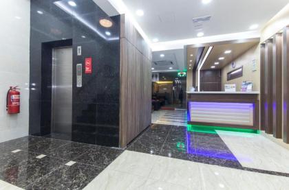 Bitz Hotel - image 1