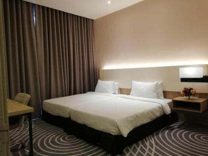 Upper View Regalia Hotel Kuala Lumpur - image 2