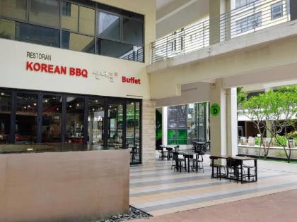 Puchong 8-12 pax 5min LRT Cozy Apartment IOI Mall - image 10