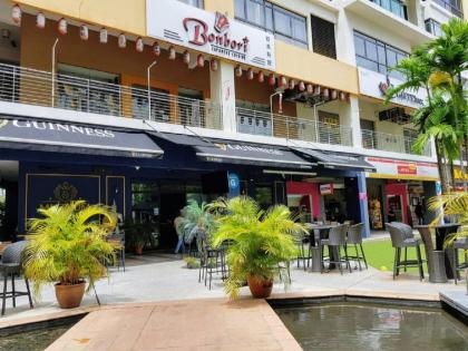 Puchong 8-12 pax 5min LRT Cozy Apartment IOI Mall - image 19