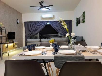 Puchong 8-12 pax 5min LRT Cozy Apartment IOI Mall - image 20