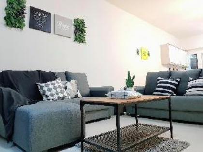 Puchong 8-12 pax 5min LRT Cozy Apartment IOI Mall - image 7