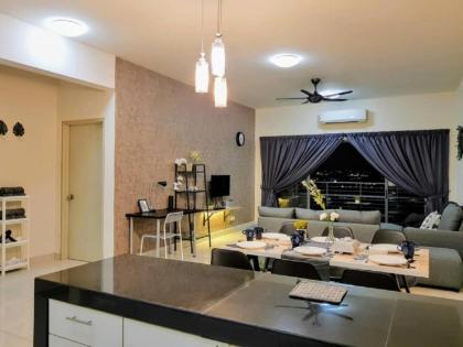 Puchong 8-12 pax 5min LRT Cozy Apartment IOI Mall - image 8