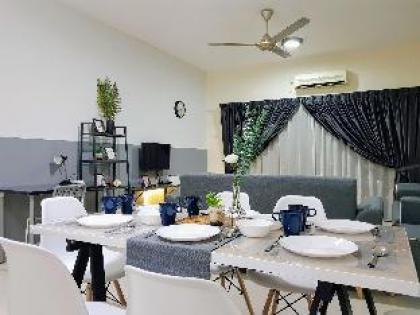 Puchong Setiawalk 8-12 pax 5min LRT Cozy Apartment - image 18