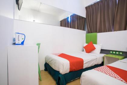 OYO 1003 Rich Calton Hotel - image 14