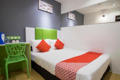 OYO 1003 Rich Calton Hotel - image 19